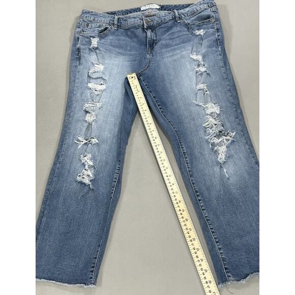 Torrid Jeans Women's 20 Blue Denim Distressed Stretch Raw Hem Measures 39x26 - Picture 6 of 14
